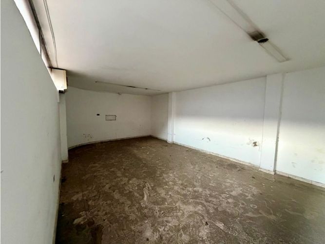 Bodega en arriendo en Santa Elena, Cali, 1600 m² · foto 8 de 24