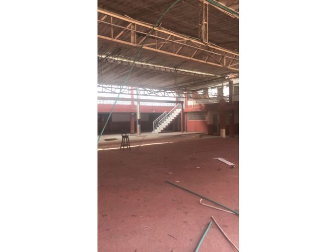 Bodega en arriendo en Santa Elena, Cali, 1600 m² · foto 12 de 24