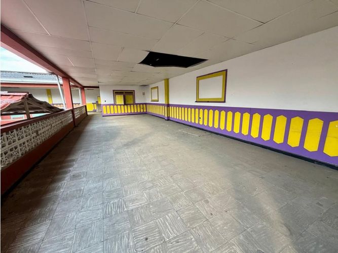 Bodega en arriendo en Santa Elena, Cali, 1600 m² · foto 16 de 24