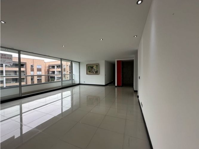 Apartamento de 4 alcobas en venta en Pance, Cali, 222 m² · foto 2 de 18