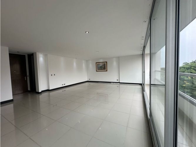 Apartamento de 4 alcobas en venta en Pance, Cali, 222 m² · foto 3 de 18