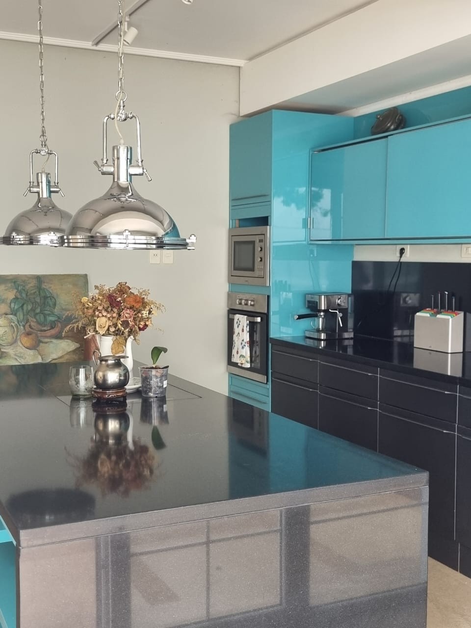 ALQUILO RESIDENCIA LUJOSA EN ESQUINA ZONA MANORA/CARMELITA — foto 3