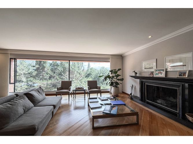 Apartamento de 3 alcobas en venta en Santa Barbara Alta, Bogotá, 305 m² · foto 2 de 21