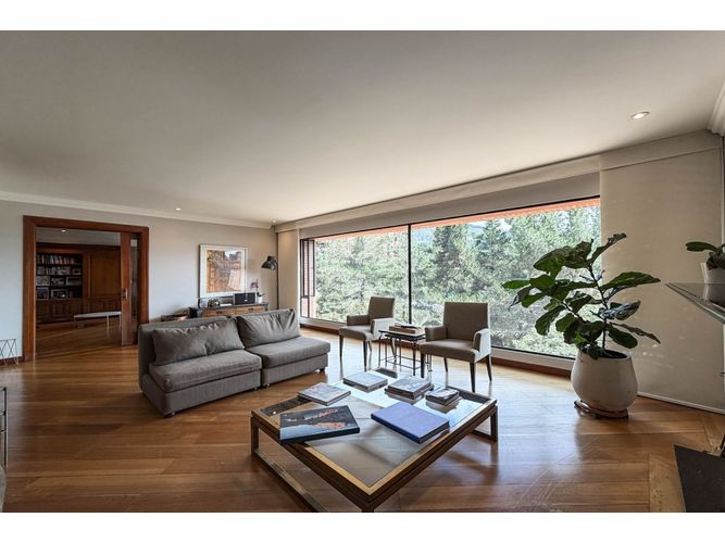 Apartamento de 3 alcobas en venta en Santa Barbara Alta, Bogotá, 305 m² · foto 3 de 21