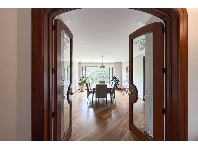 Apartamento de 3 alcobas en venta en Santa Barbara Alta, Bogotá, 305 m² · foto 5 de 21