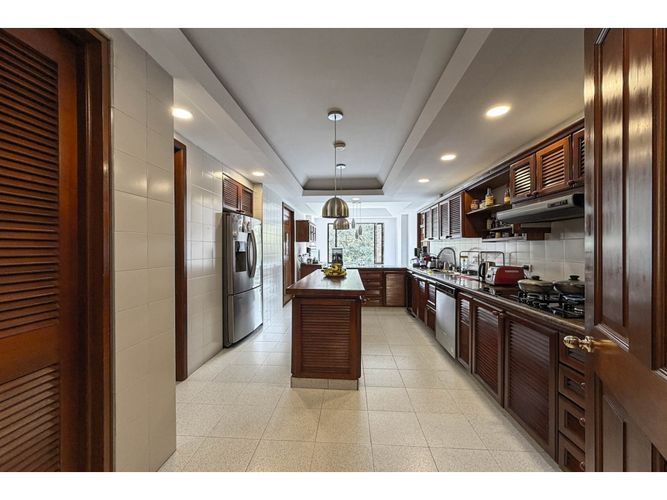 Apartamento de 3 alcobas en venta en Santa Barbara Alta, Bogotá, 305 m² · foto 7 de 21