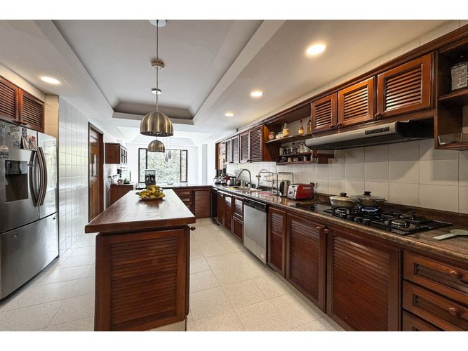 Apartamento de 3 alcobas en venta en Santa Barbara Alta, Bogotá, 305 m² · foto 8 de 21