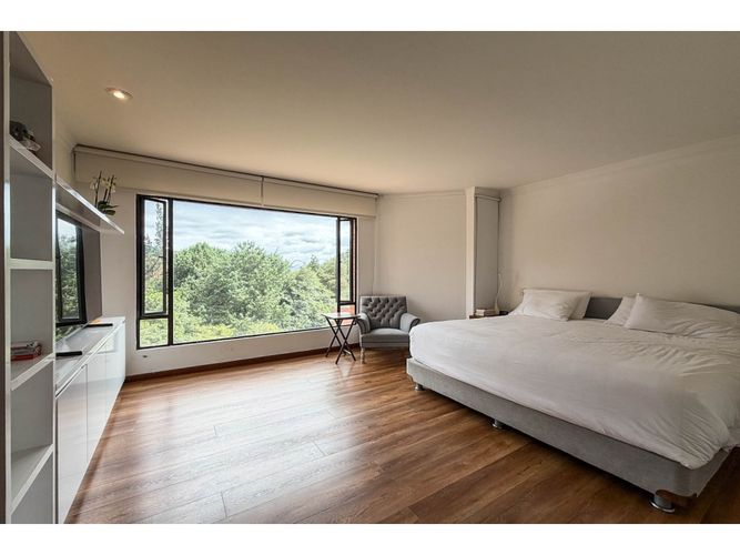 Apartamento de 3 alcobas en venta en Santa Barbara Alta, Bogotá, 305 m² · foto 13 de 21