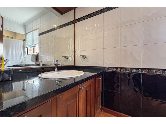 Apartamento de 3 alcobas en venta en Santa Barbara Alta, Bogotá, 305 m² · foto 17 de 21