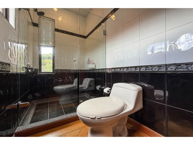 Apartamento de 3 alcobas en venta en Santa Barbara Alta, Bogotá, 305 m² · foto 18 de 21