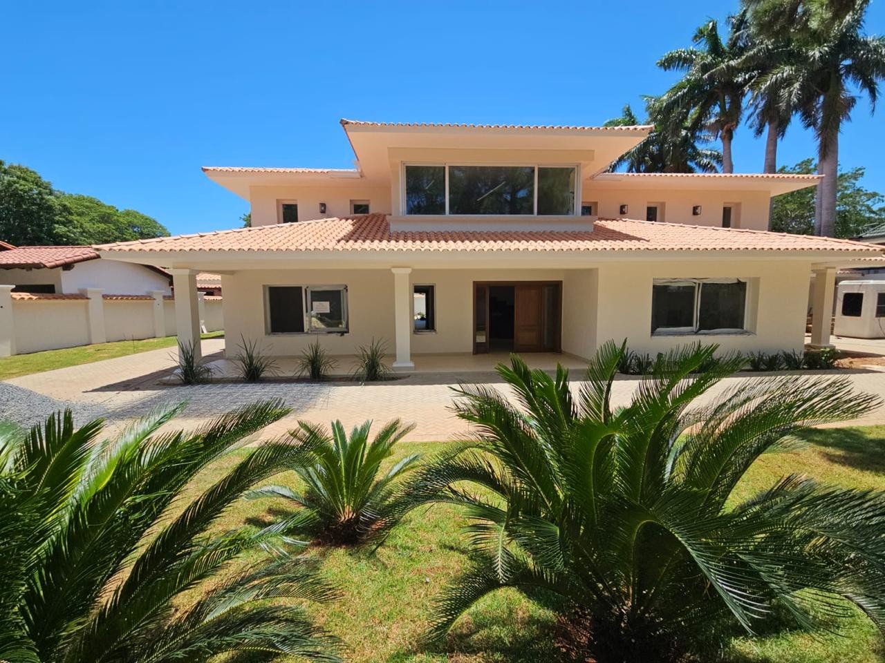 ALQUILO RESIDENCIA PREMIUM A ESTRENAR EN LOS LAURELES — foto 2