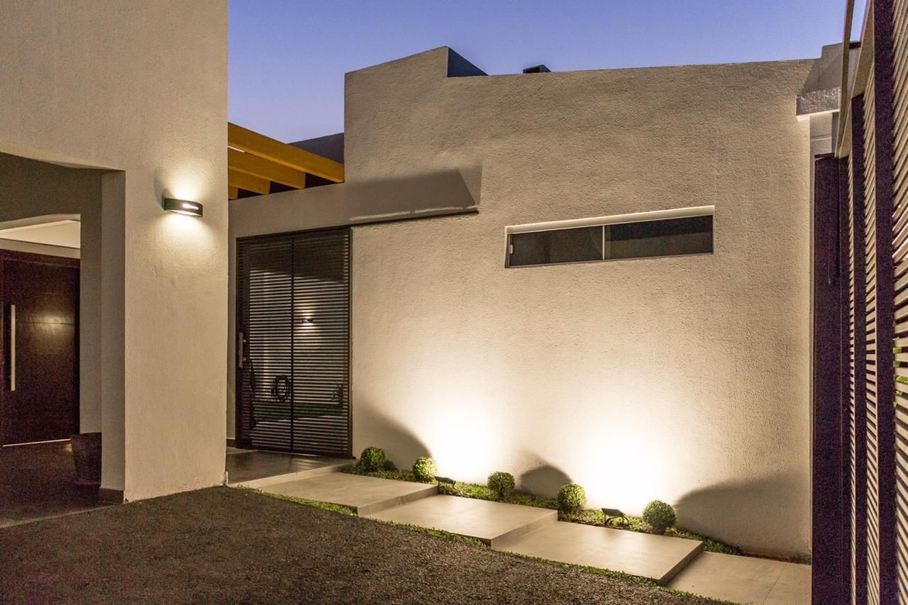 EXCLUSIVA CASA DE UNA PLANTA EN VENTA: VIVE EL LUJO Y LA COMODIDAD EN LA PRESTIGIOSA ZONA DE MBOCAYATY. — foto 3