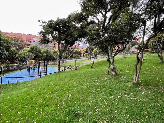 Apartamento de 3 alcobas en venta en Niza, Bogotá, 210 m² · foto 3 de 24