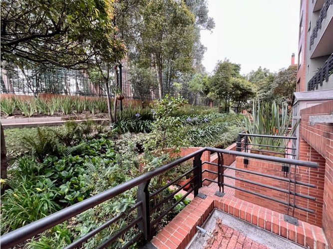 Apartamento de 3 alcobas en venta en Niza, Bogotá, 210 m² · foto 4 de 24