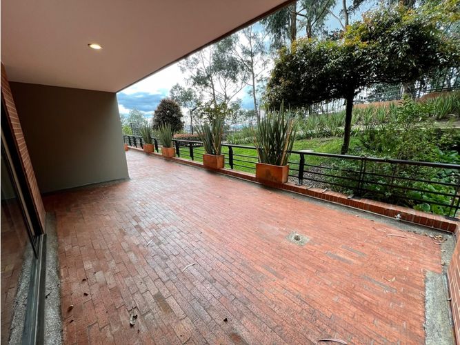 Apartamento de 3 alcobas en venta en Niza, Bogotá, 210 m² · foto 8 de 24