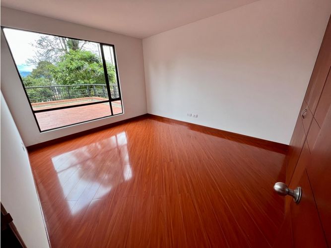 Apartamento de 3 alcobas en venta en Niza, Bogotá, 210 m² · foto 16 de 24