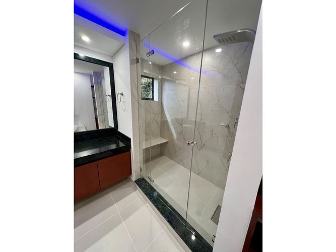 Apartamento de 3 alcobas en venta en Niza, Bogotá, 210 m² · foto 21 de 24