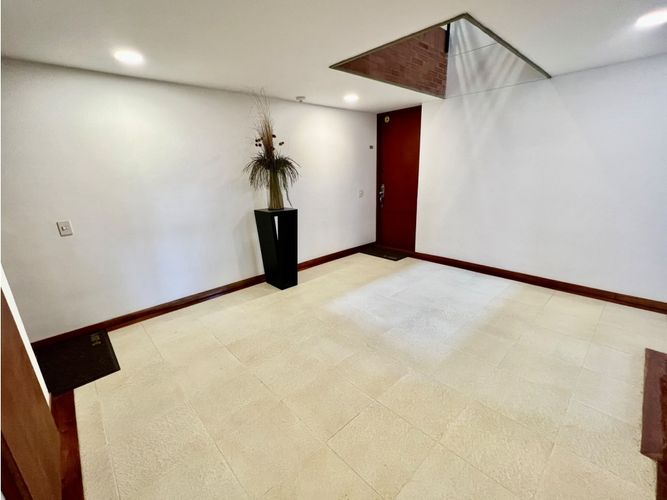Apartamento de 3 alcobas en venta en Niza, Bogotá, 210 m² · foto 23 de 24