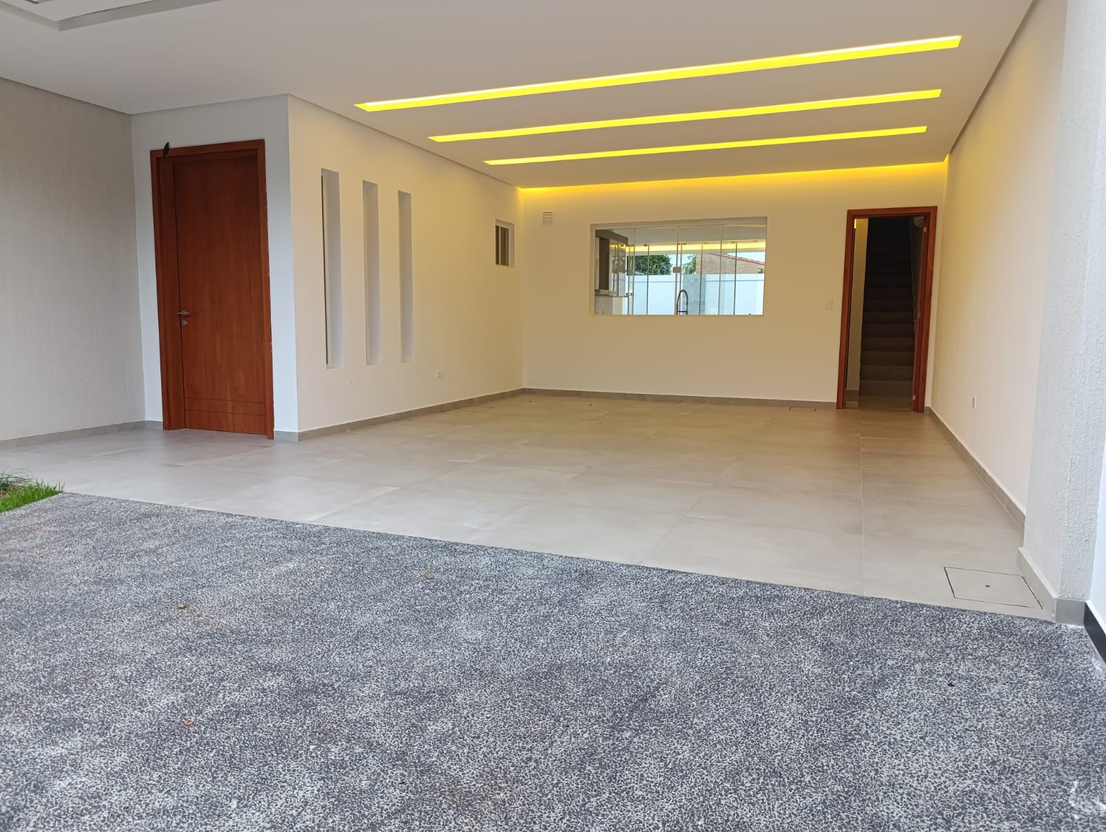 EN VENTA IMPORTANTE RESIDENCIA A ESTRENAR CON 5 SUITE — foto 3