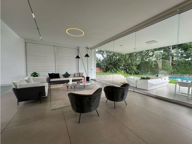 Casa de 5 alcobas en venta en Sector La Luisa Bella Suiza, Cali, 1000 m² · foto 2 de 20