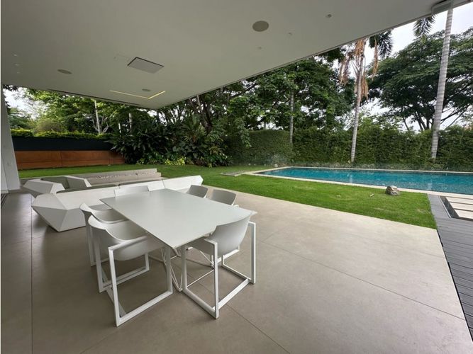 Casa de 5 alcobas en venta en Sector La Luisa Bella Suiza, Cali, 1000 m² · foto 13 de 20