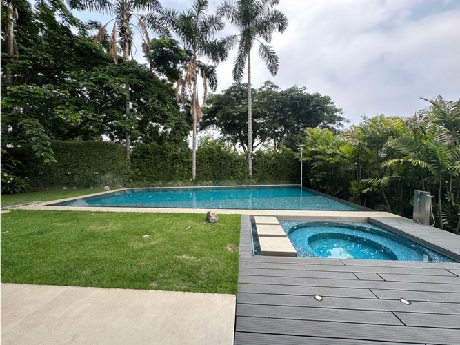 Casa de 5 alcobas en venta en Sector La Luisa Bella Suiza, Cali, 1000 m² · foto 20 de 20