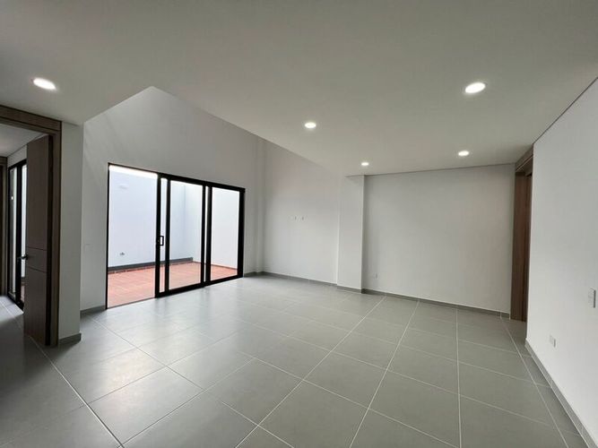Casa de 4 alcobas en venta en La Ceja, 176 m² · foto 2 de 24