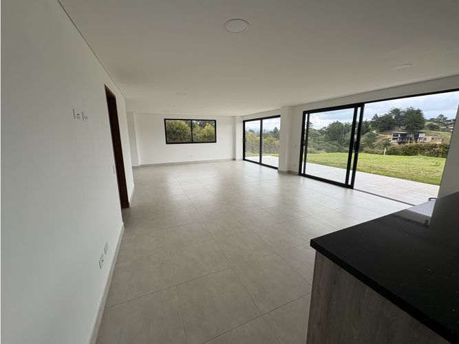 Finca en arriendo en El Carmen de Viboral, 400 m² · foto 6 de 24