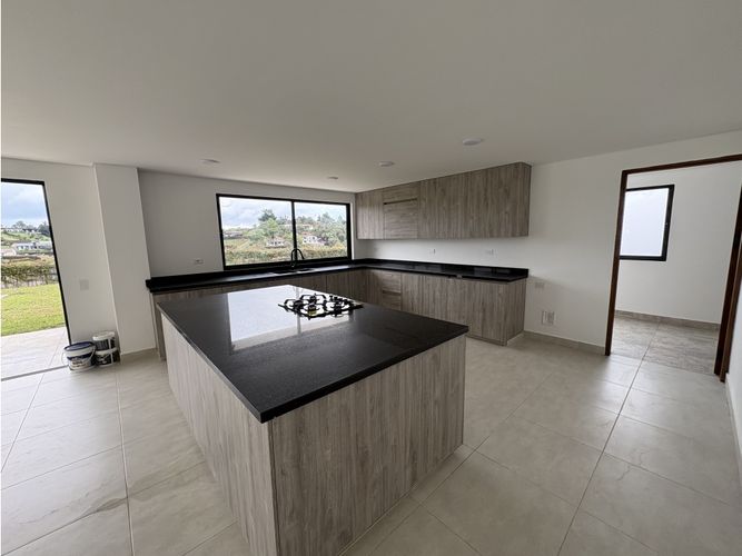 Finca en arriendo en El Carmen de Viboral, 400 m² · foto 7 de 24