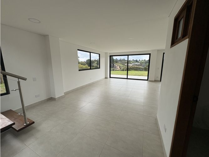 Finca en arriendo en El Carmen de Viboral, 400 m² · foto 11 de 24