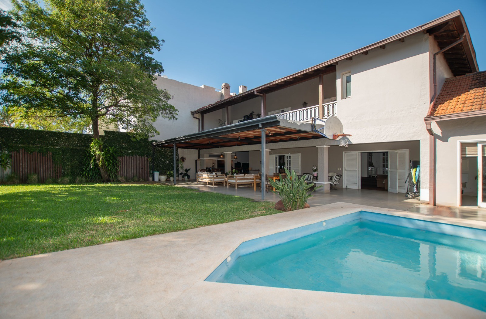 Exclusiva Residencia de Lujo en Venta: Amplia y Elegante Propiedad en el Prestigioso Barrio Las Lomas. — foto 3