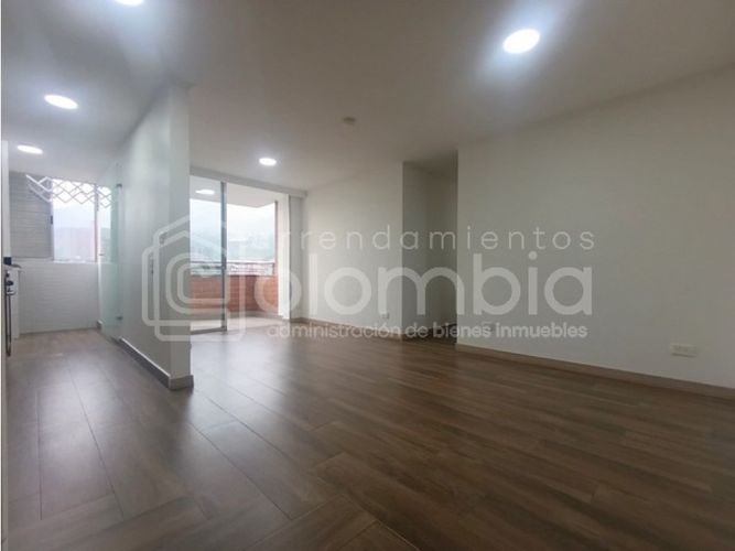 Apartamento en venta en Viviendas Del Sur, Itagüí · foto 2 de 17