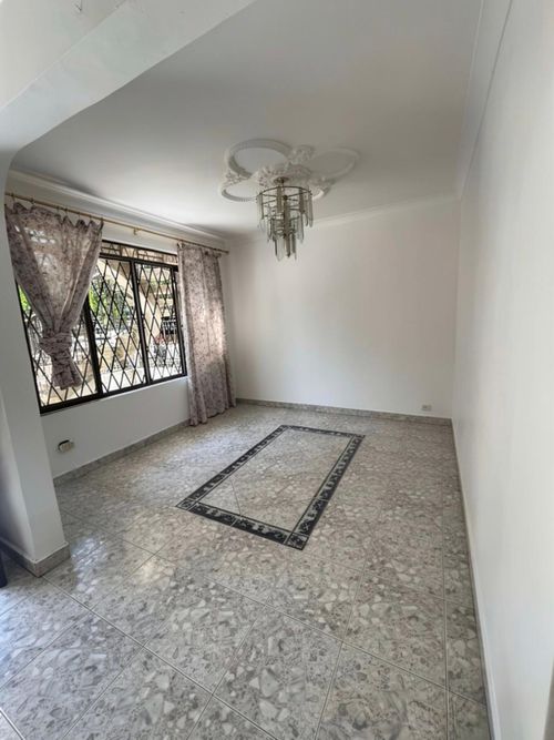 Casa de 4 alcobas en venta en Troncal, Cali, 200 m² · foto 2 de 8