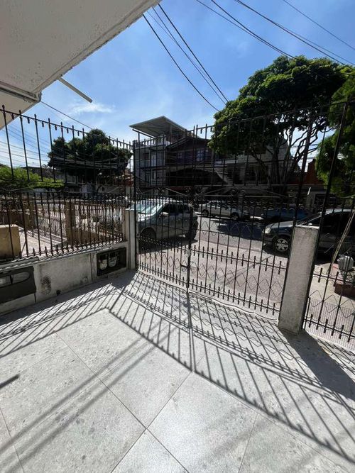 Casa de 4 alcobas en venta en Troncal, Cali, 200 m² · foto 5 de 8