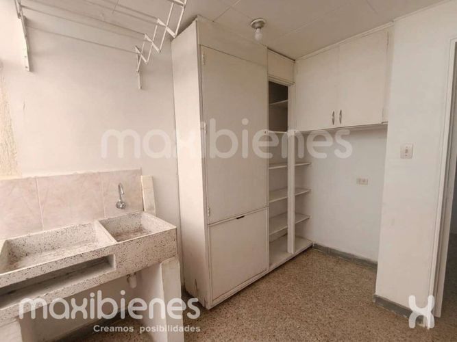 Apartamento de 4 alcobas en arriendo en El Nogal- Los Almendros, Medellín, 260 m² · foto 5 de 12
