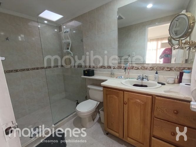 Apartamento de 4 alcobas en arriendo en El Nogal- Los Almendros, Medellín, 260 m² · foto 7 de 12
