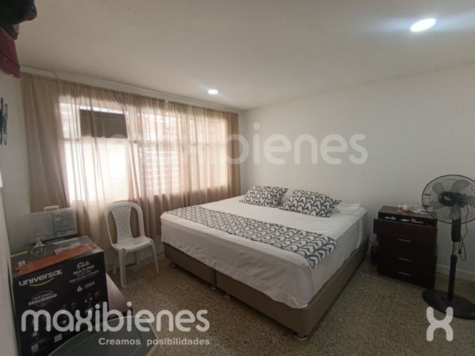 Apartamento de 4 alcobas en arriendo en El Nogal- Los Almendros, Medellín, 260 m² · foto 9 de 12
