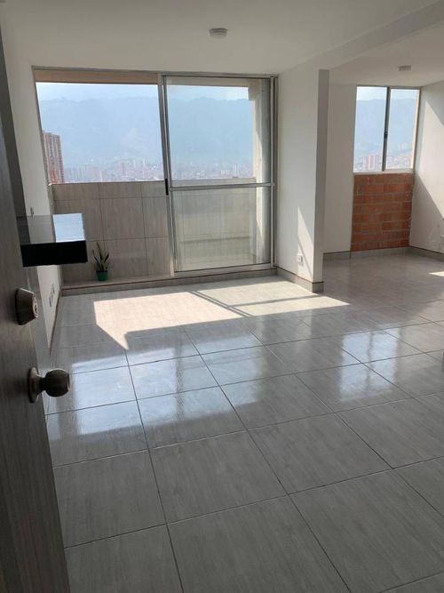Apartamento de 2 alcobas en venta en Machado, Copacabana, 56 m² · foto 6 de 22