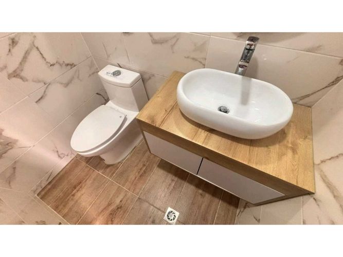 Casa de 5 alcobas en arriendo en La Pradera, Envigado, 230 m² · foto 9 de 24