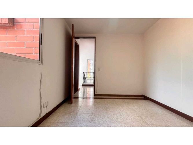 Casa de 5 alcobas en arriendo en La Pradera, Envigado, 230 m² · foto 13 de 24