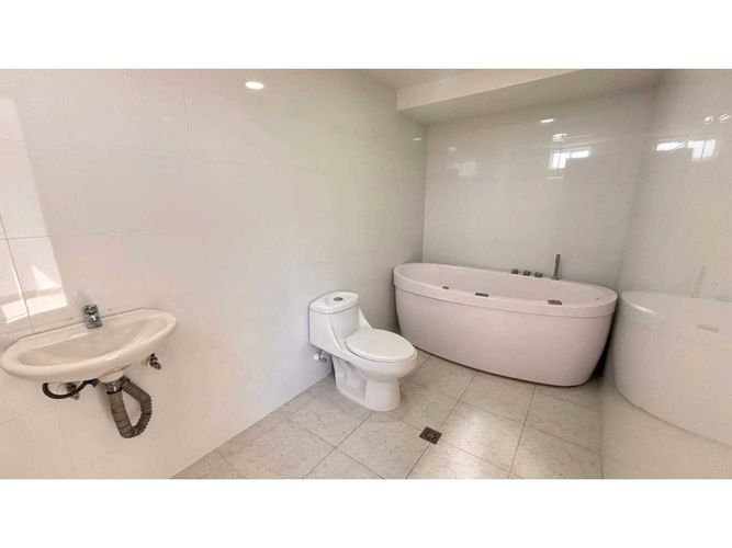 Casa de 5 alcobas en arriendo en La Pradera, Envigado, 230 m² · foto 20 de 24