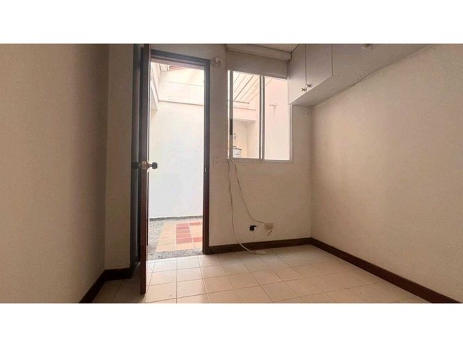 Casa de 5 alcobas en arriendo en La Pradera, Envigado, 230 m² · foto 22 de 24