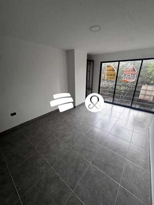 Edificio en venta en Zona Centro, Envigado, 188 m² · foto 2 de 9