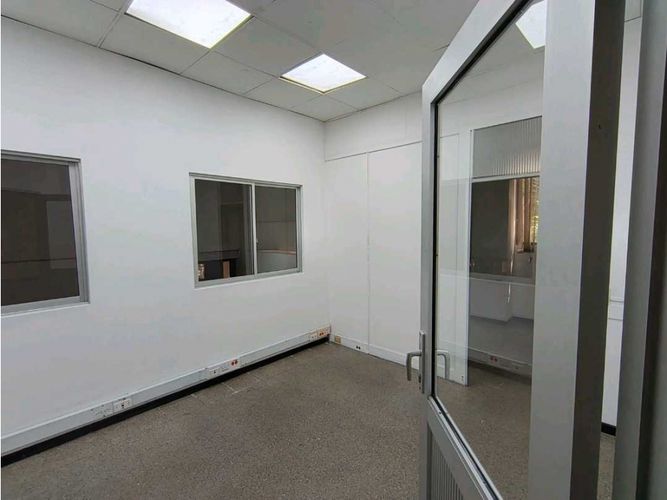 Bodega en arriendo en Manuel Restrepo, Sabaneta, 2900 m² · foto 5 de 24