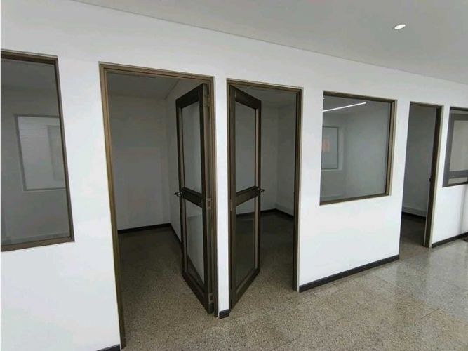 Bodega en arriendo en Manuel Restrepo, Sabaneta, 2900 m² · foto 19 de 24