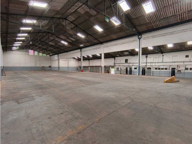 Bodega en arriendo en Manuel Restrepo, Sabaneta, 2900 m² · foto 21 de 24