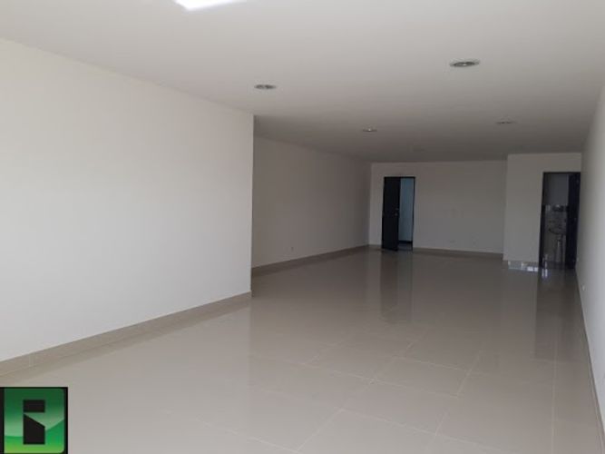 Oficina en venta en Niquia, Bello, 67 m² · foto 2 de 3