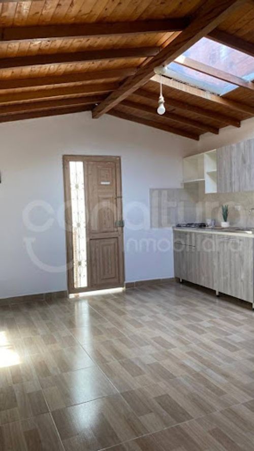 Casa de 3 alcobas en venta en Paris, Bello, 56 m² · foto 2 de 9