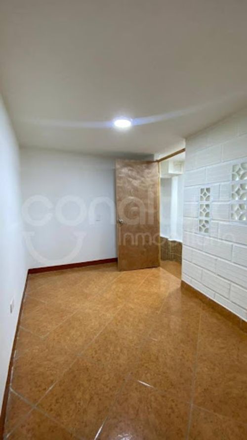 Casa de 2 alcobas en venta en Paris, Bello, 56 m² · foto 2 de 6