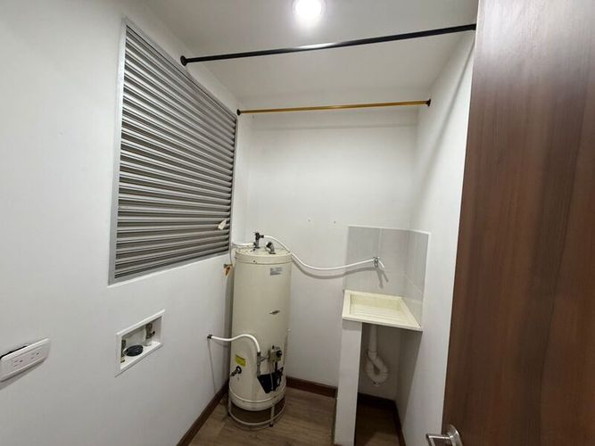 Apartamento de 2 alcobas en venta en La Milagrosa, La Ceja, 65 m² · foto 9 de 12